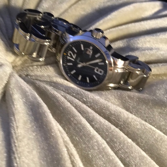 Watch - Picture 2 of 3